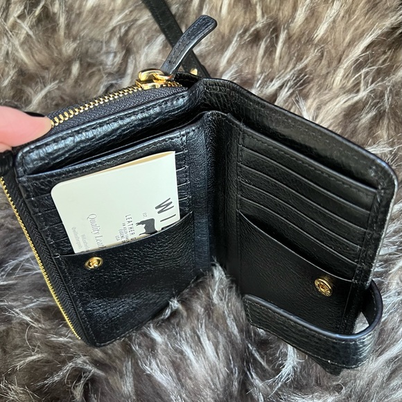 New Will Leather Brand wallet with zipper compartment and snap closure - Picture 5 of 7